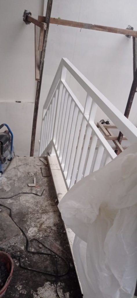 railing tangga besi pengaman